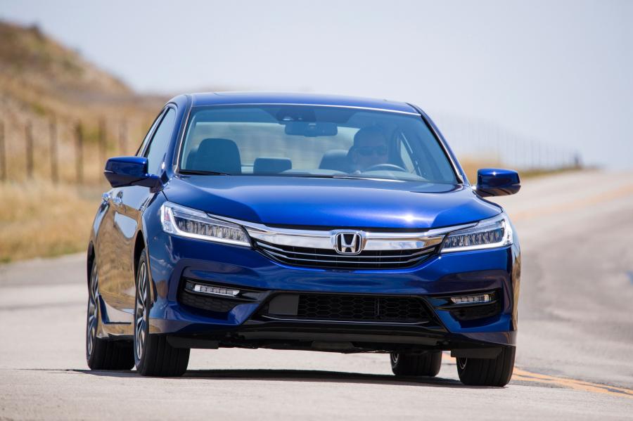  Honda Accord Hybrid 2016 года  (NA) (фото 28 из 41)